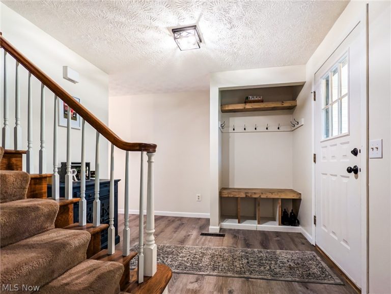 3659 Farnham Street, North Canton, OH - Photo 3