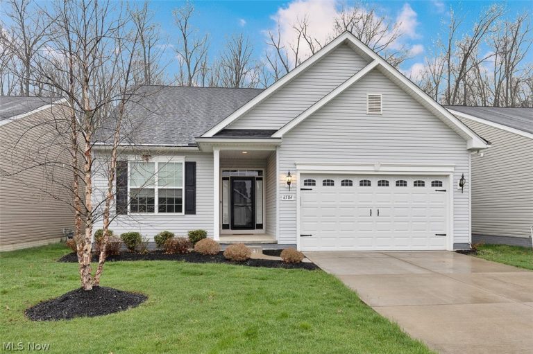 6584 Amber Way, North Ridgeville, OH - Photo 2