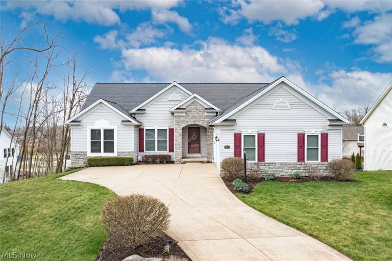 2052 Glenmont Drive, Brunswick, OH, 44212