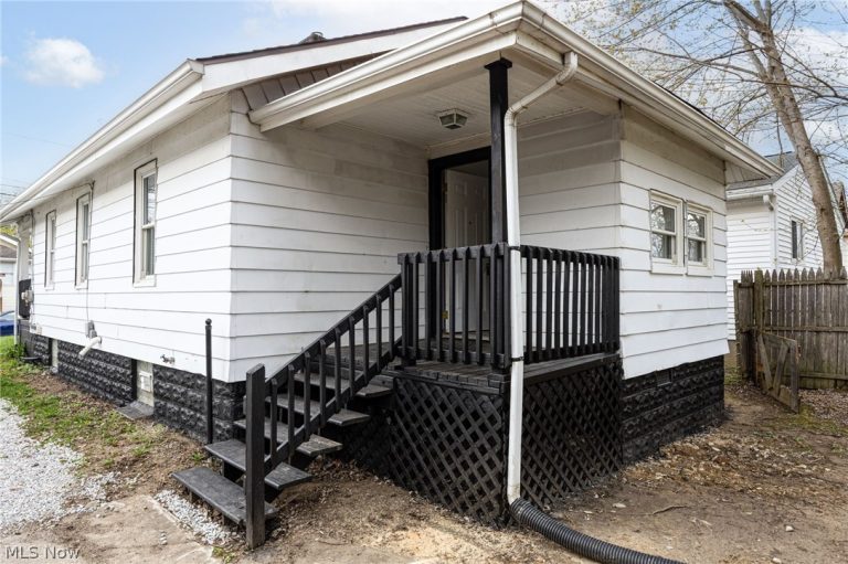 961 Wyley Avenue, Akron, OH - Photo 3