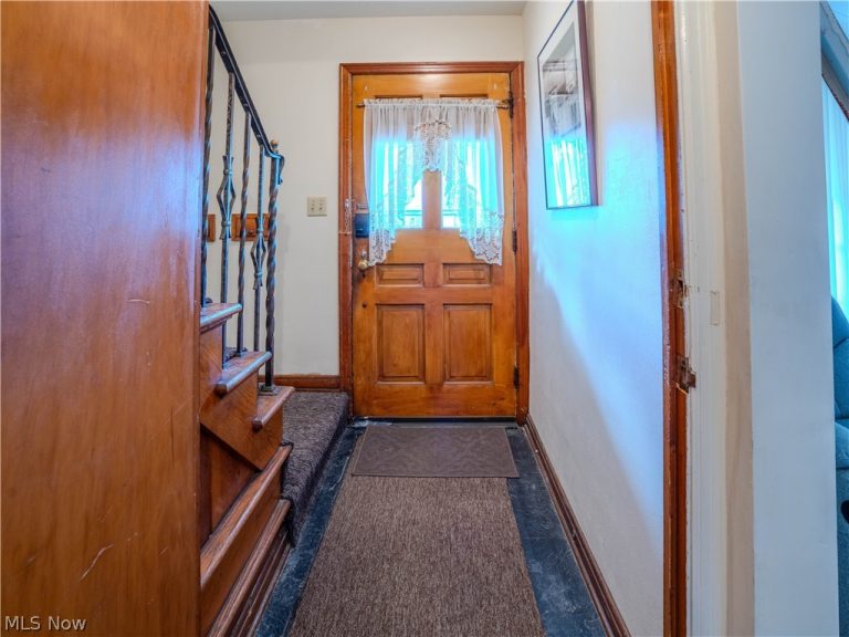 13699 Cedar Road, University Heights, OH - Photo 5