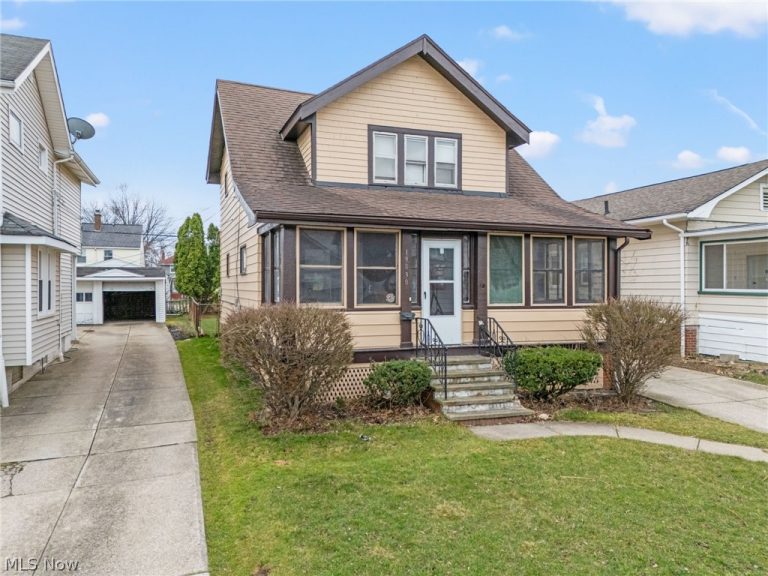 19830 Monterey Avenue, Euclid, OH - Photo 2