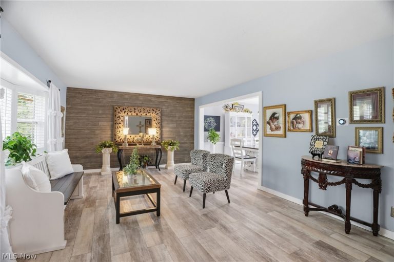 8 Poplar Drive, Vienna, WV - Photo 5