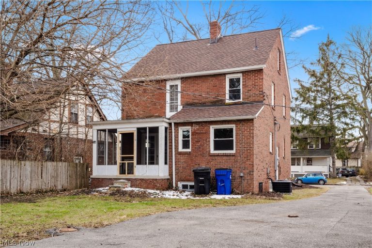 18303 Canterbury Road, Cleveland, OH - Photo 5