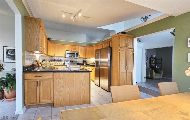 6861 Hidden Lake Trail, Brecksville, OH - Photo 5