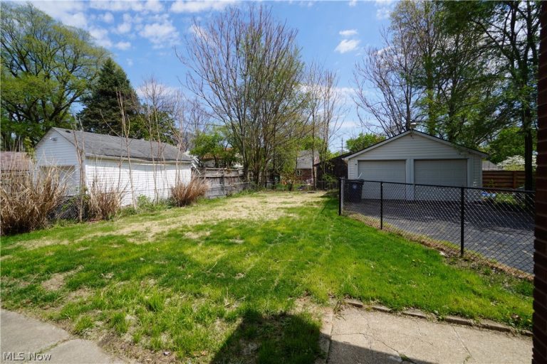 359 Patterson Avenue, Akron, OH - Photo 6