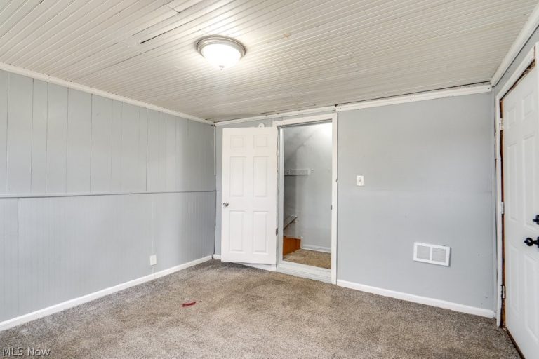 1090 Greenwood Avenue, Akron, OH - Photo 8