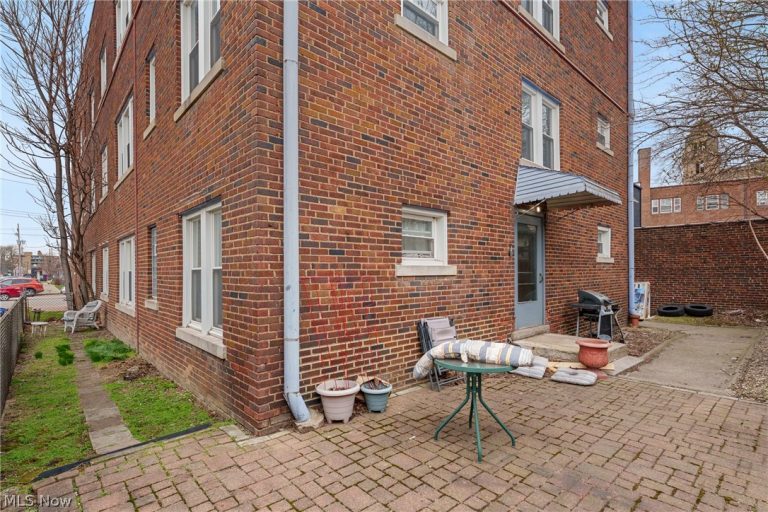 1419 Roycroft Avenue, Lakewood, OH - Photo 6