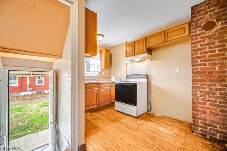 604 Walton Street, Ravenna, OH - Photo 8