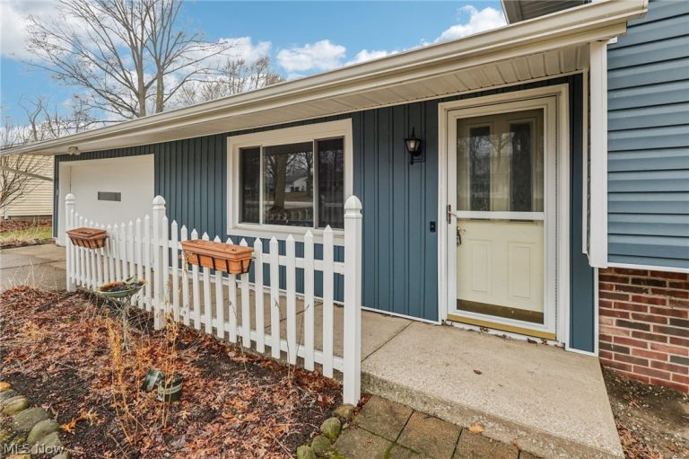 140 Parkhall Drive, Painesville Twp, OH - Photo 4