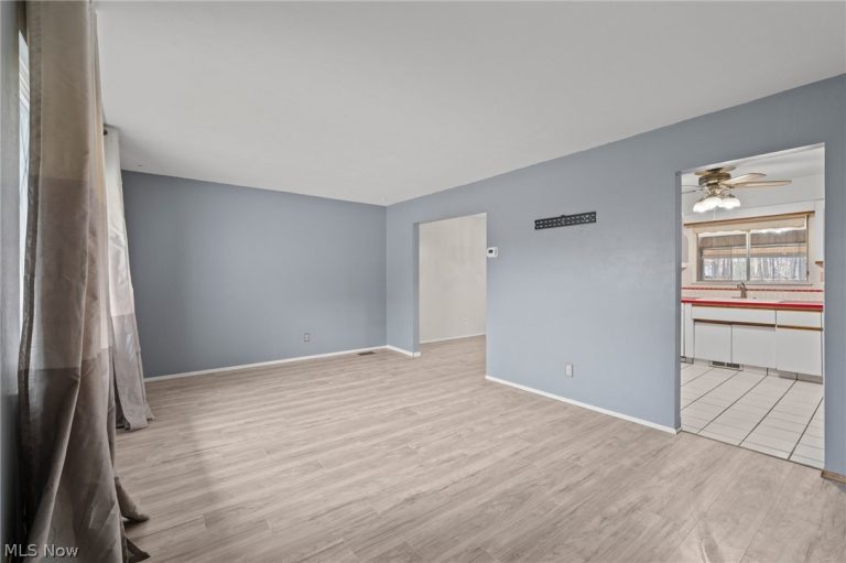 6516 Glenallen Avenue, Solon, OH - Photo 5