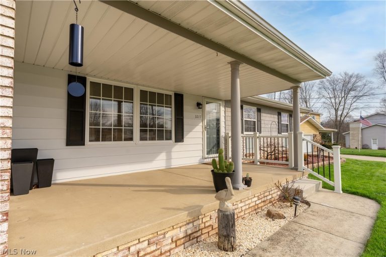 3217 Creekside Drive, Norton, OH - Photo 2