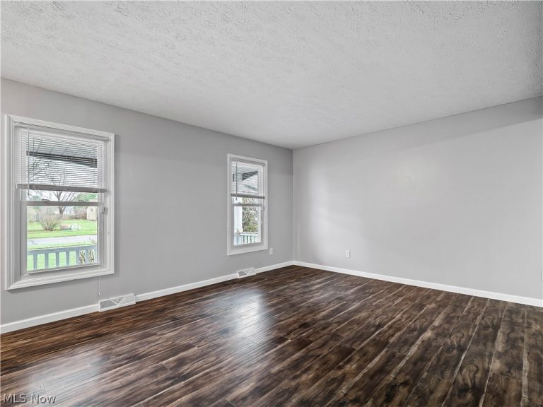 5922 Opal Street, North Ridgeville, OH - Photo 8