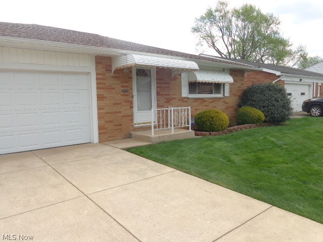 6195 Jamestown Drive, Parma, OH - Photo 2