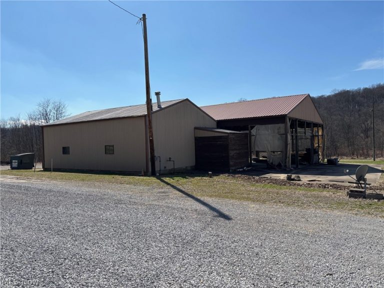 8367 Overton Road, Burbank, OH - Photo 3
