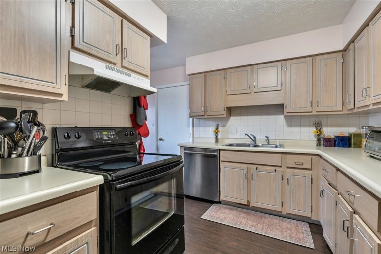 2344 Echo Valley Drive, Stow, OH - Photo 4