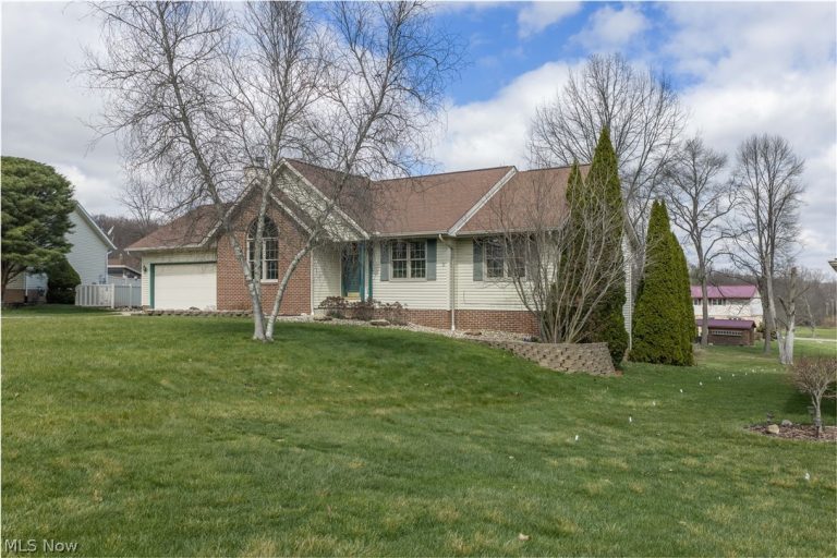 1389 Milburn Square, Bolivar, OH - Photo 4