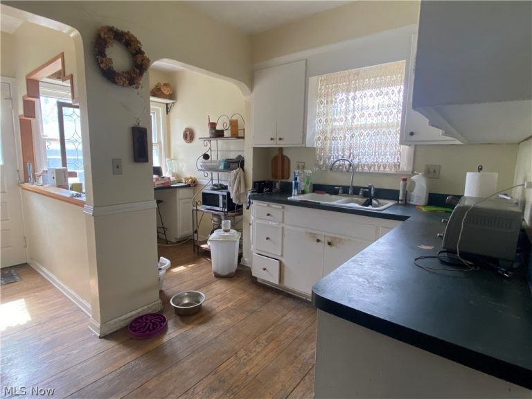 3340 Fairfax Road, Cleveland Heights, OH - Photo 5