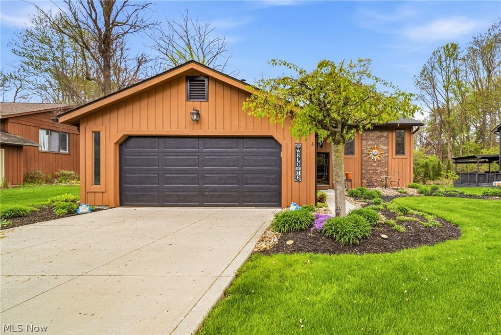 9060 Bluejay Lane, Mentor, OH