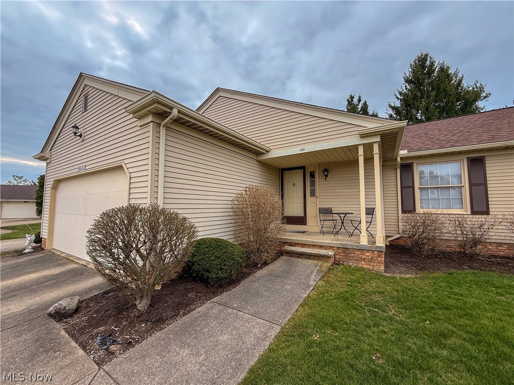 122 Sturbridge Drive, Medina, OH