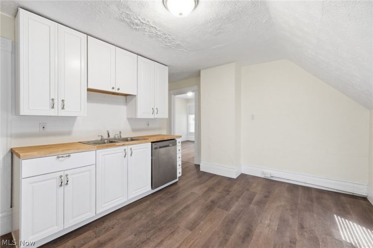 1978 93rd Street, Cleveland, OH - Photo 8