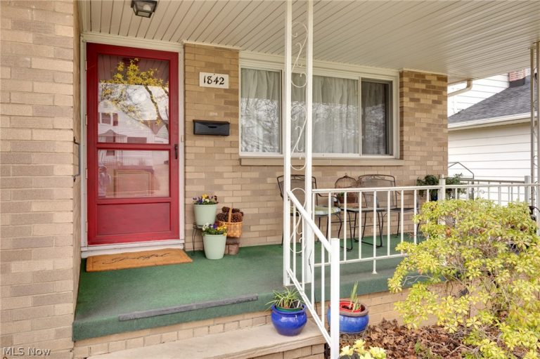 1842 Thornapple Avenue, Akron, OH - Photo 2