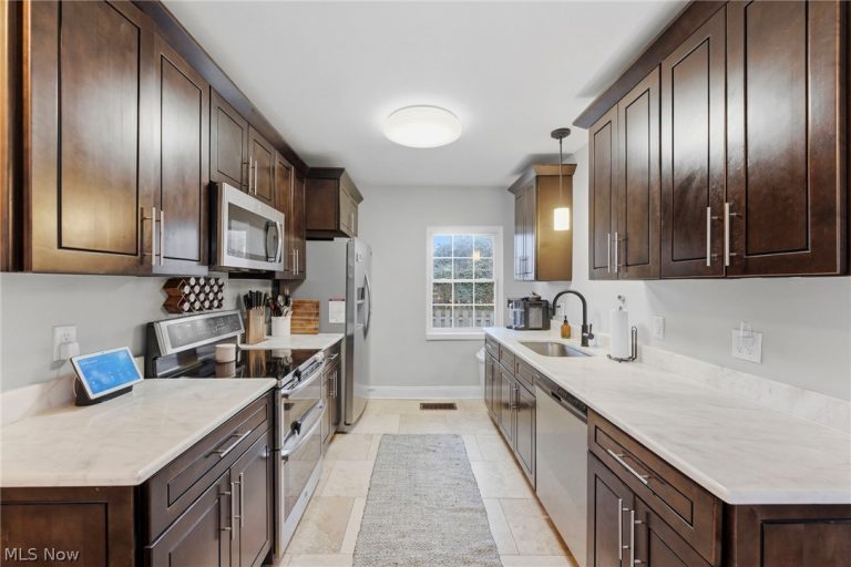 6491 Seminole Trail, Mentor, OH - Photo 4