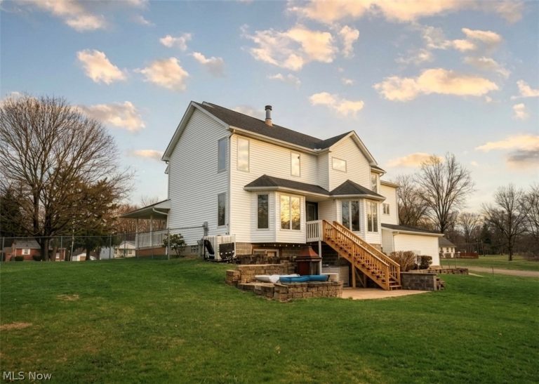9332 Howland Springs Road, Warren, OH - Photo 8