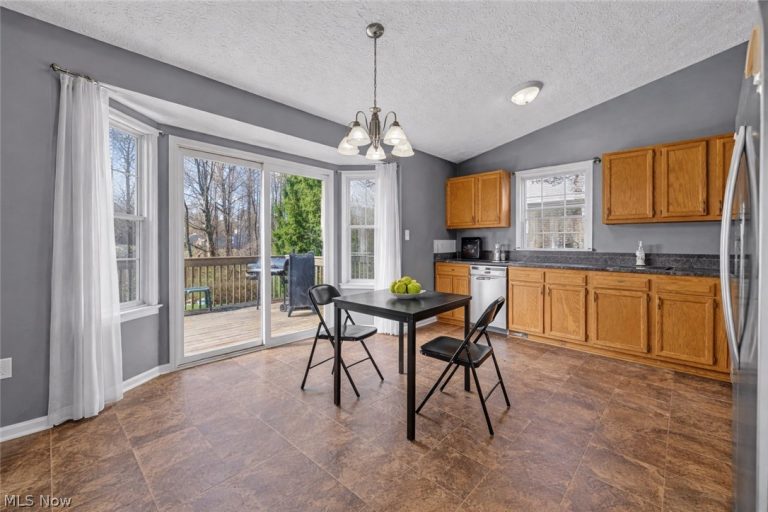 685 Lake Street, Ravenna, OH - Photo 8