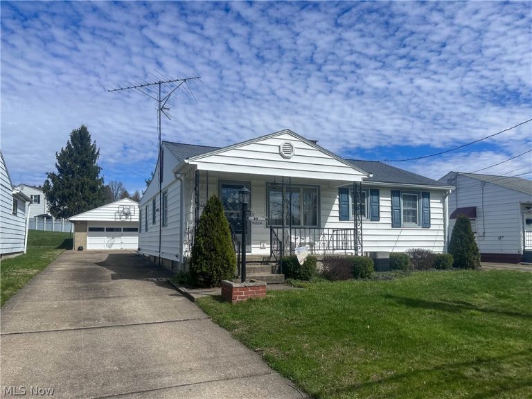 1442 Youll Street, Niles, OH - Photo 2