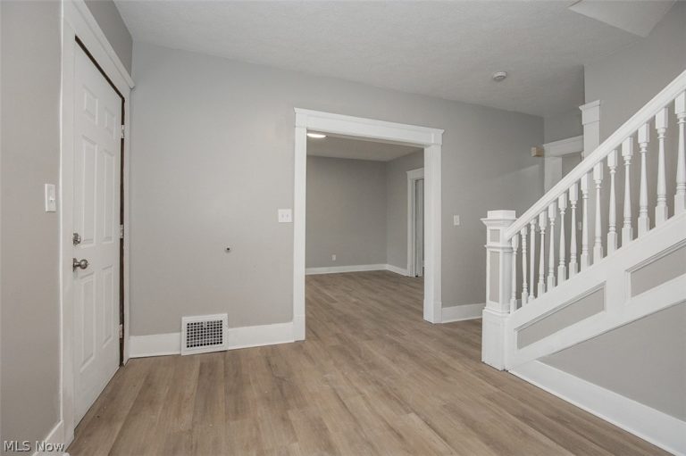 5614 Drake Avenue, Cleveland, OH - Photo 4