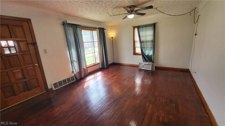 6014 Laverne Avenue, Parma, OH - Photo 2