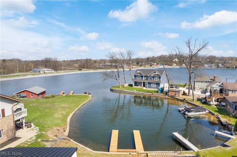 253 Aqua Boulevard, Coventry, OH - Photo 3