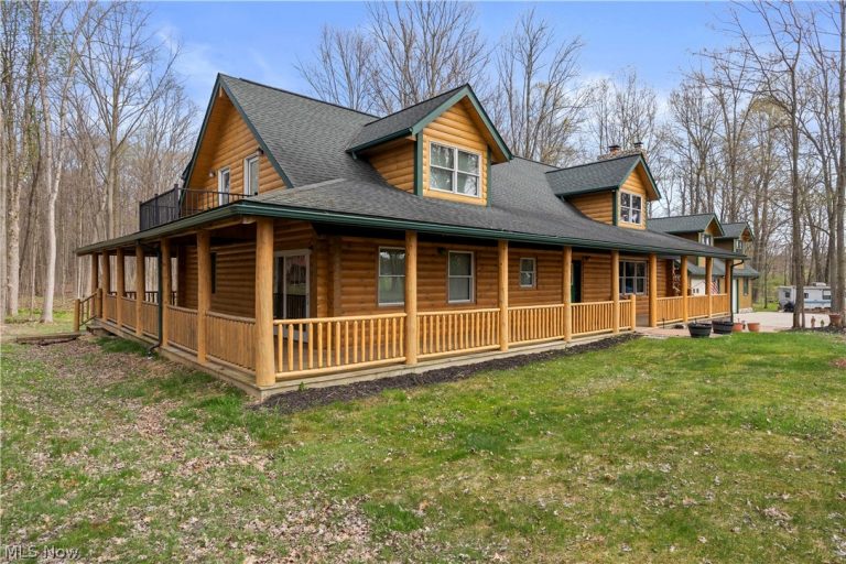 13719 Garfield Road, Wakeman, OH - Photo 2