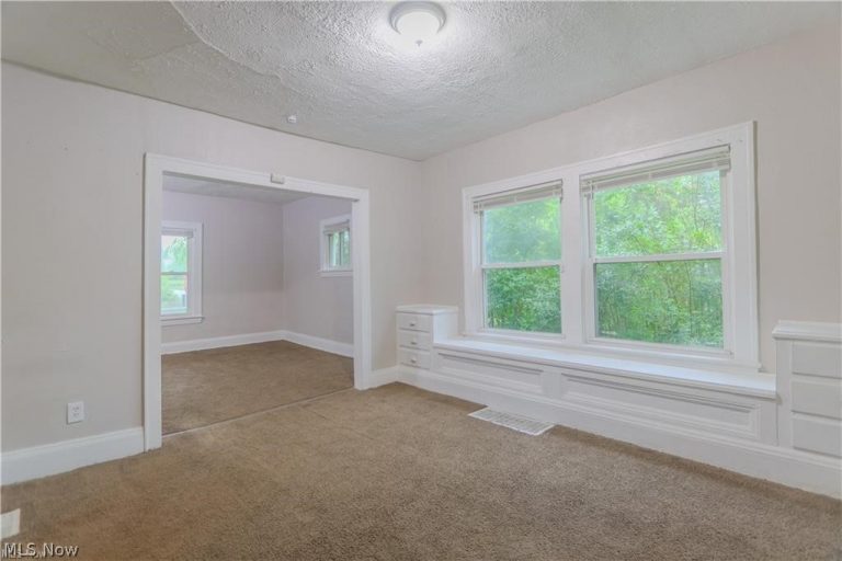 13512 Edgewood Avenue, Cleveland, OH - Photo 2