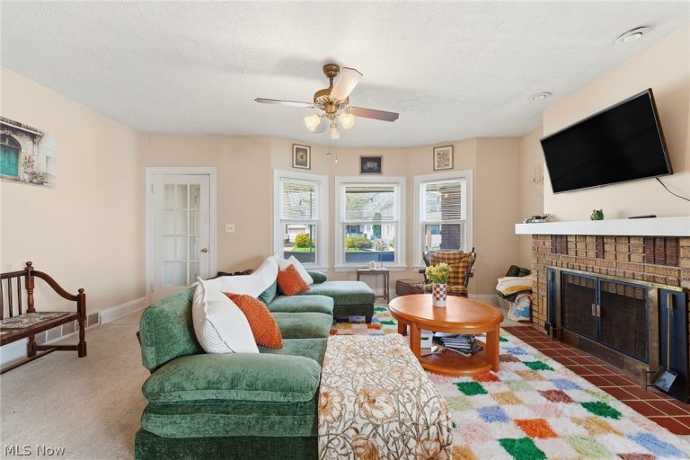 2087 Chesterland Avenue, Lakewood, OH - Photo 4