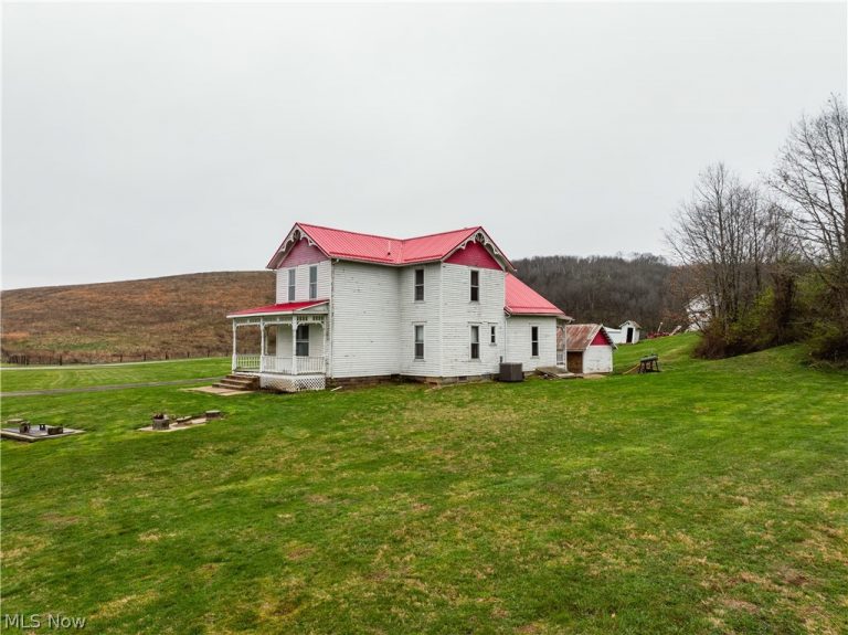 19114 Licking Valley Road, Frazeysburg, OH - Photo 2