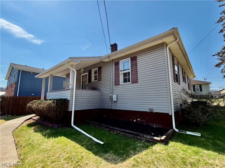 1115 Sutlers Alley, New Cumberland, WV, 26047