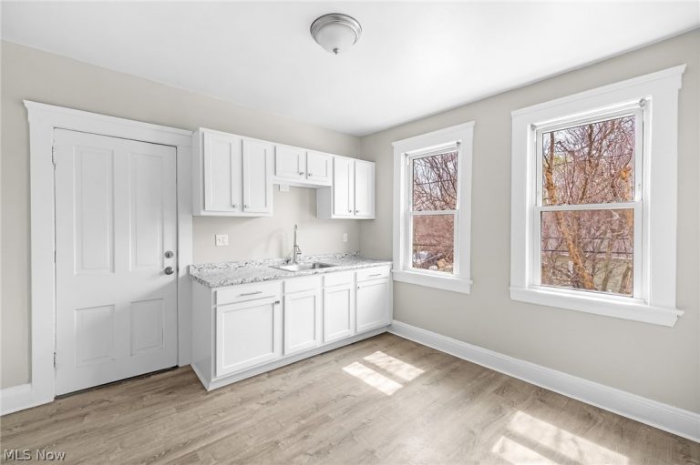 3225 38th Street, Cleveland, OH - Photo 8