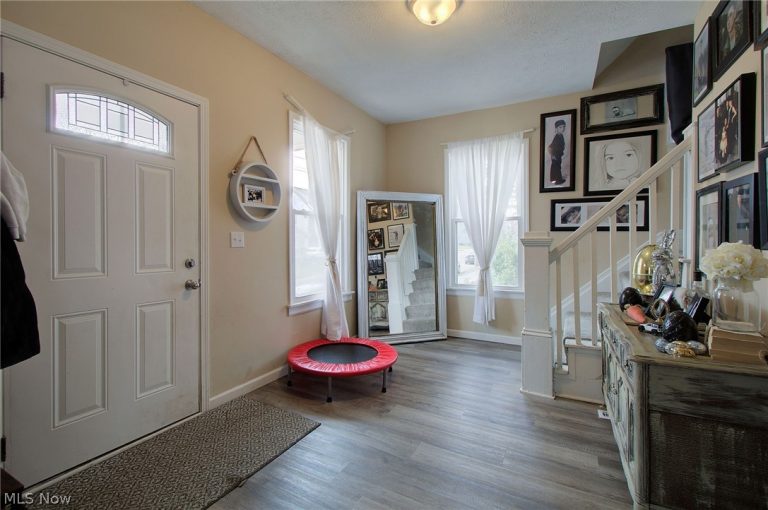 319 Oxford Street, Alliance, OH - Photo 4