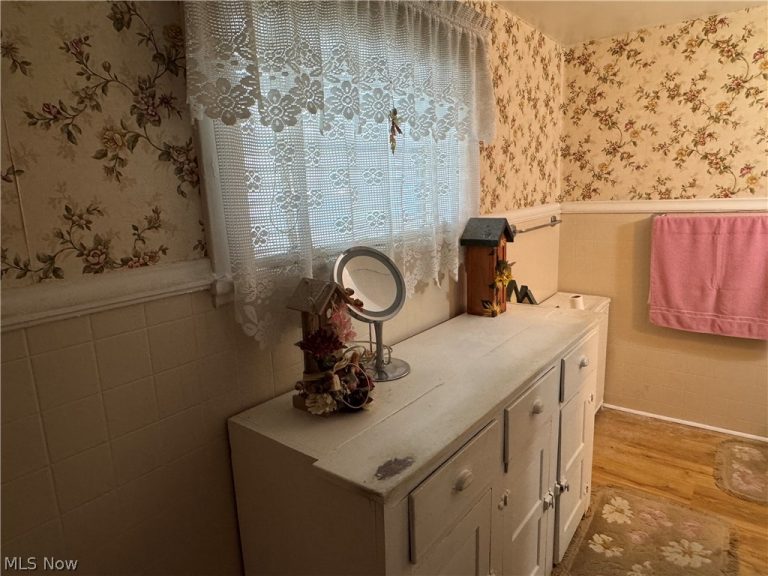 223 Crosby Street, Akron, OH - Photo 6