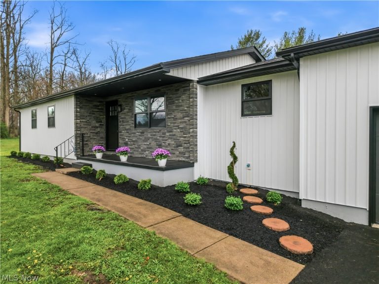 44129 Columbiana Waterford Road, Columbiana, OH - Photo 2