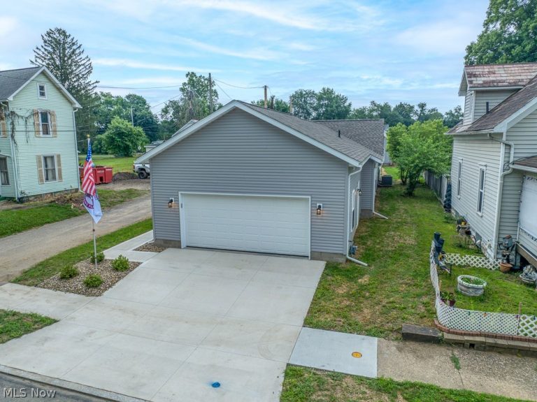 347 Ray Avenue, New Philadelphia, OH - Photo 4