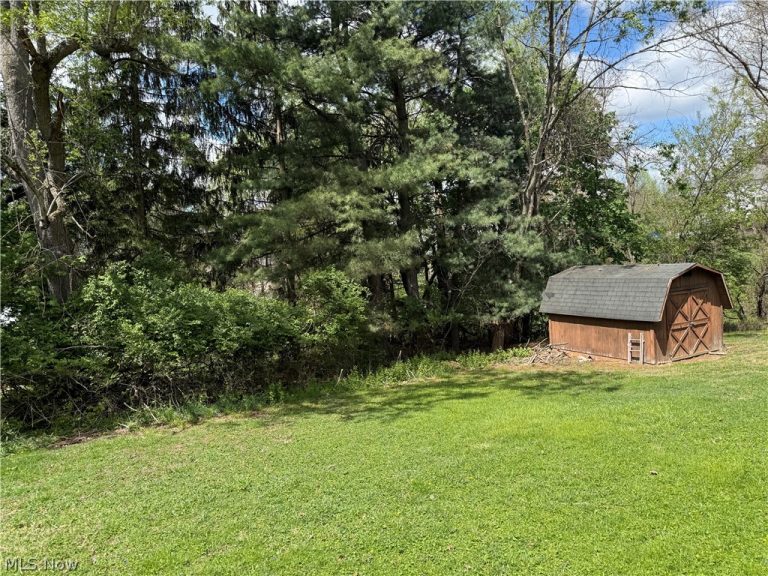104 Orchard Drive, St Clairsville, OH - Photo 3