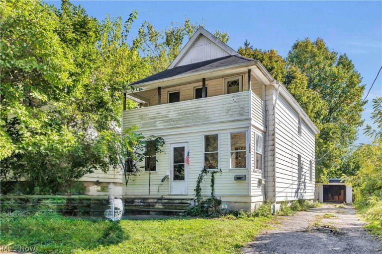7606 Vineyard Avenue, Garfield Heights, OH, 44105