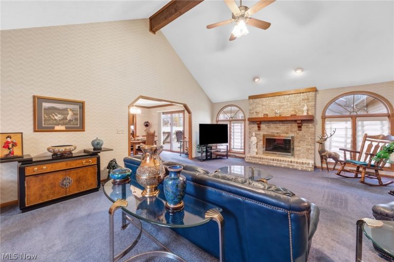 9421 Rainbow Lane, North Royalton, OH - Photo 2