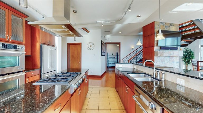 21 Furnace Street #805, Akron, OH - Photo 4