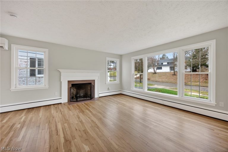 20945 Halworth Road, Shaker Heights, OH - Photo 8