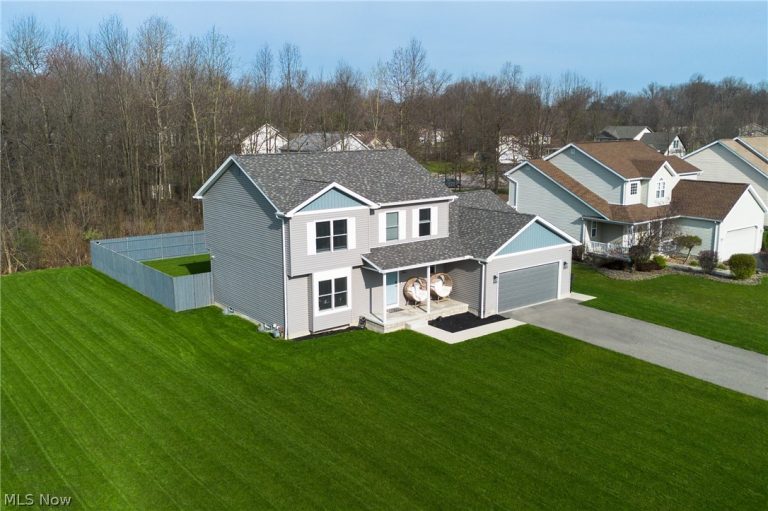 1254 Cross Drive, Austintown, OH - Photo 3