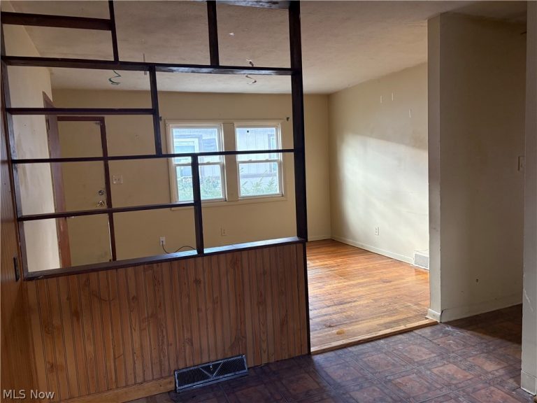 1622 Merrill Avenue, Akron, OH - Photo 8